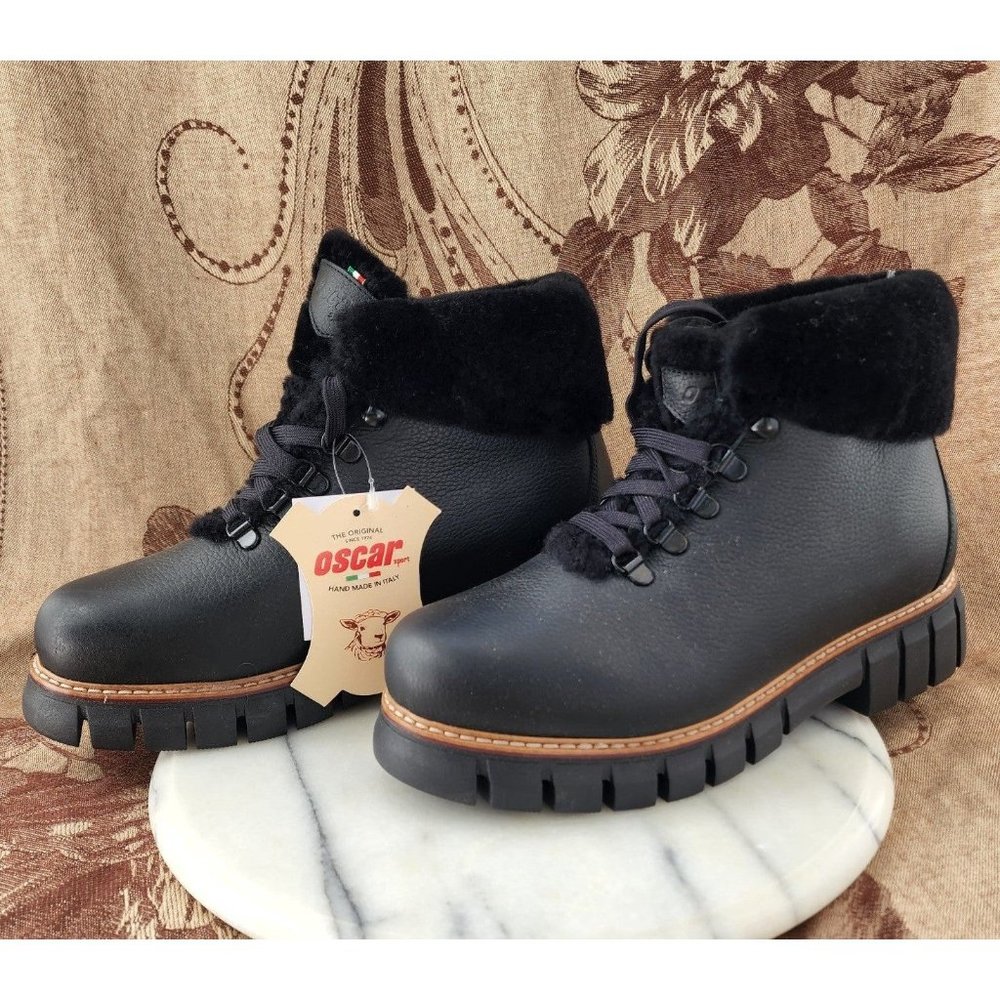 NWT Oscar sport boots